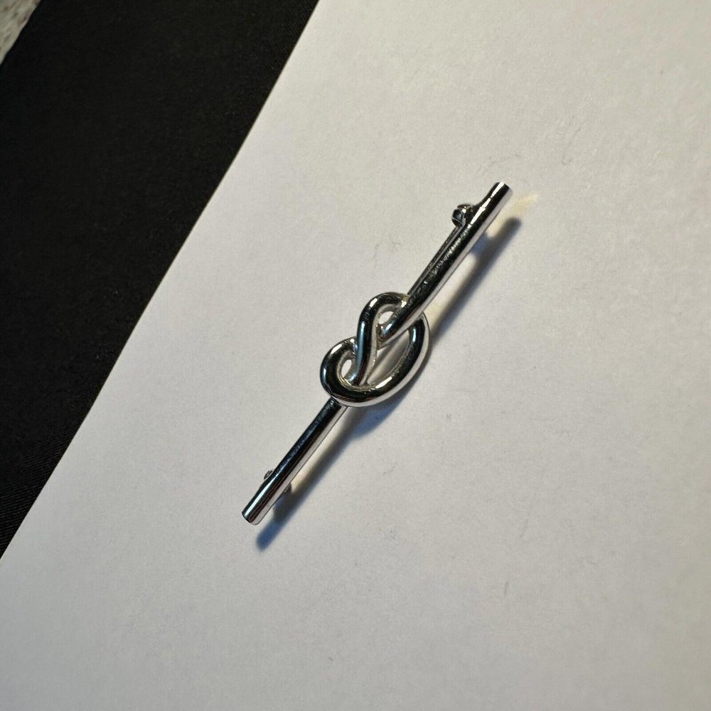 Vintage Signed Crown Trifari Brooch Pin Silver Tone Knotted